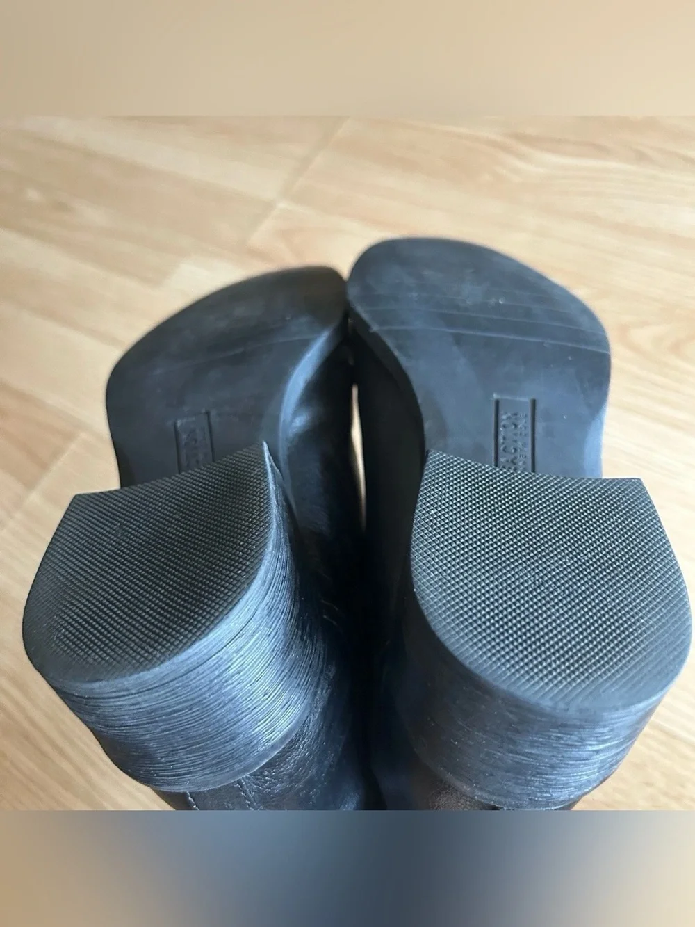 Reaction Kenneth Cole good used